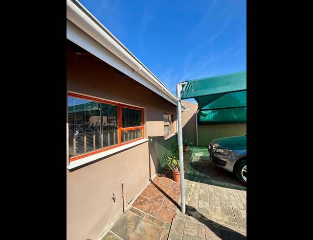 2 BEDROOM TOWNHOUSE FOR SALE IN HEADLANDS